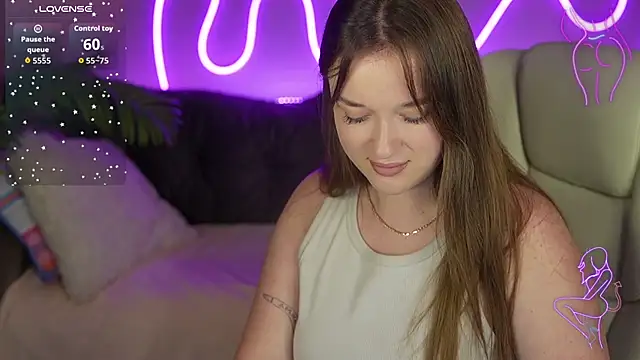 Snapshot of DonnaLustt chatting on October 2025 07:45:02 PM DonnaLustt online show from October 2025 07:45:02 PM