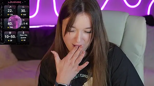 Snapshot of DonnaLustt chatting on November 2025 09:03:01 PM DonnaLustt online show from November 2025 09:03:01 PM