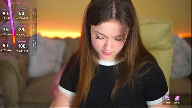 DonnaLustt online show from June 2026 07:03:02 PM