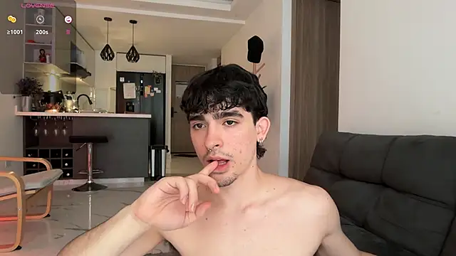 zenn rush1 online show from October 2025 01:54:01 PM