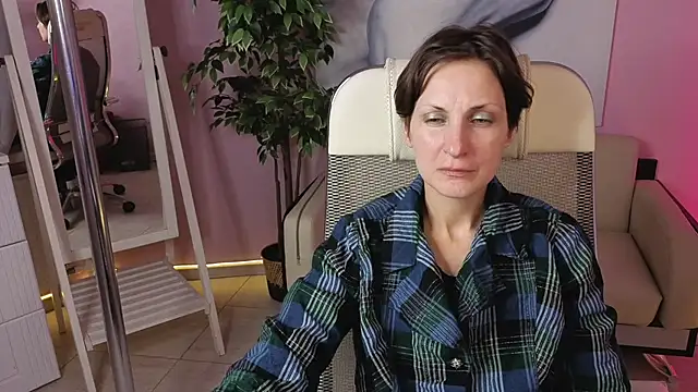 Snapshot of AuroraScript chatting on October 2025 08:42:02 PM AuroraScript online show from October 2025 08:42:02 PM