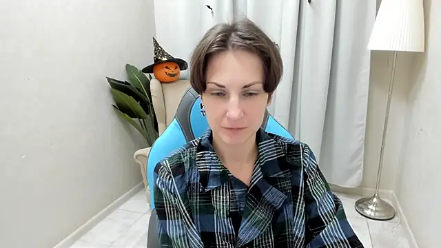 Snapshot of AuroraScript chatting on October 2025 03:27:01 PM AuroraScript online show from October 2025 03:27:01 PM