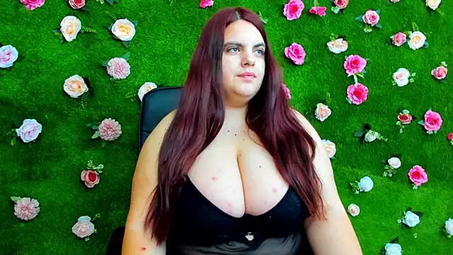 Huge Titties  online show from February 2025 04:37:02 AM