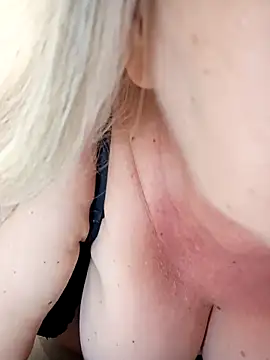 Snapshot of Lana_Luna1 chatting on December 2025 09:46:02 PM Lana Luna1 online show from December 2025 09:46:02 PM