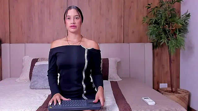 LaurenJhonsonn online show from February 2025 03:14:02 AM