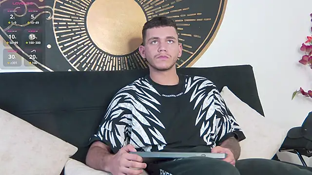 Snapshot of Tiger_Savage chatting on December 2024 08:47:02 PM Tiger Savage online show from December 2024 08:47:02 PM