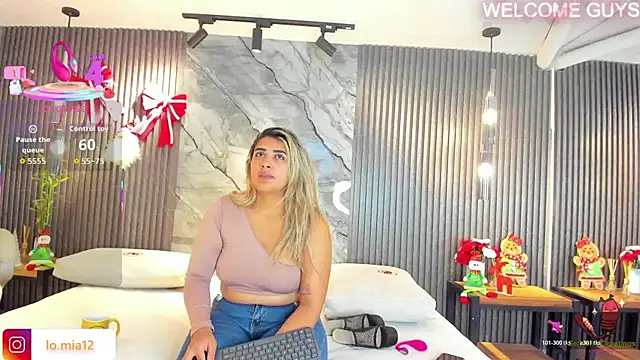 julietha taylor online show from December 2025 03:11:01 AM