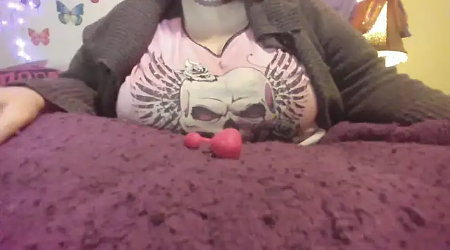 Snapshot of Alli_Kat chatting on December 2024 01:58:01 PM Alli Kat online show from December 2024 01:58:01 PM