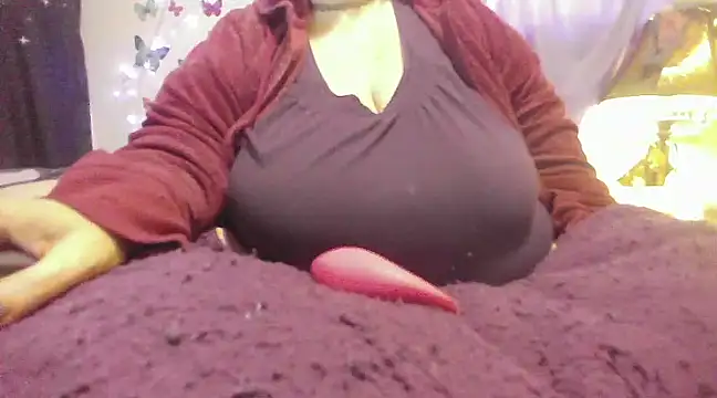 Snapshot of Alli_Kat chatting on January 2025 08:54:01 PM Alli Kat online show from January 2025 08:54:01 PM