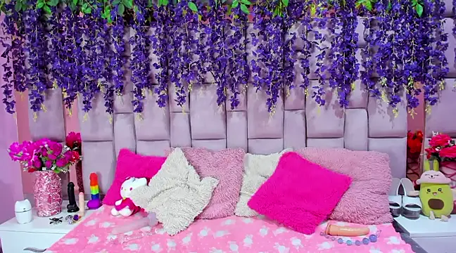 Snapshot of nathalia_pink chatting on December 2024 11:13:02 PM nathalia pink online show from December 2024 11:13:02 PM