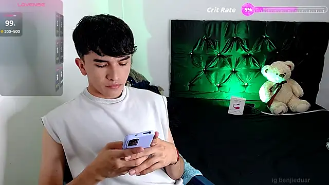 benji hoter online show from December 2025 10:38:01 PM