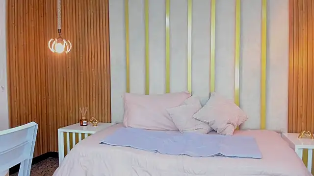 Snapshot of love_mommy chatting on March 2025 02:20:02 AM love mommy online show from March 2025 02:20:02 AM