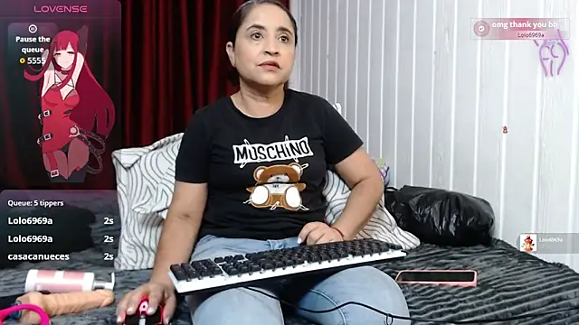 Yaya    11 online show from April 2026 11:09:02 PM