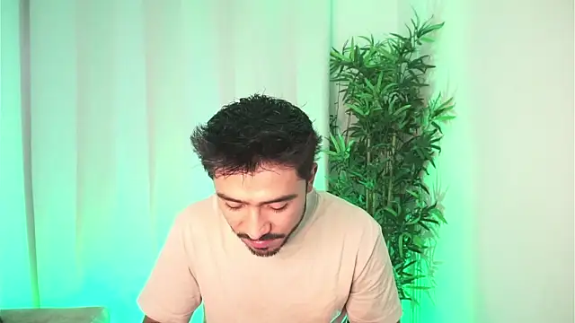 Snapshot of dam0n_fr0st chatting on April 2026 09:30:01 PM dam0n fr0st online show from April 2026 09:30:01 PM