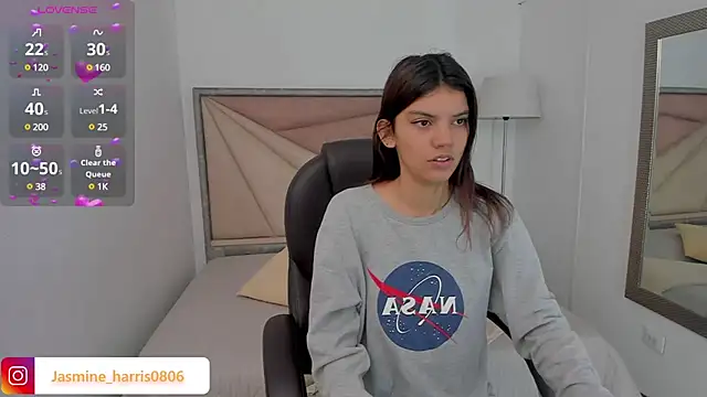 Snapshot of JasmineHarris chatting on February 2025 11:43:01 AM JasmineHarris online show from February 2025 11:43:01 AM