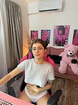 annieesweett online show from June 2026 10:58:02 PM