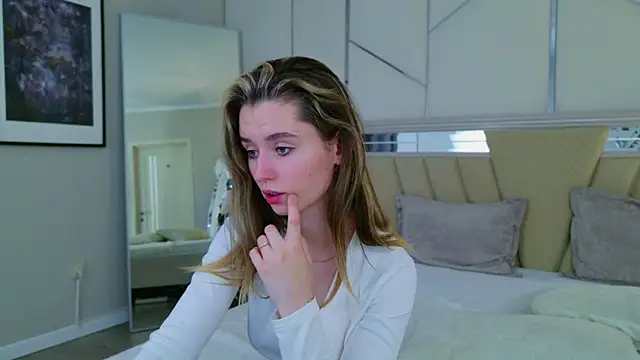 Snapshot of MarybethSnow chatting on December 2024 11:08:01 PM MarybethSnow online show from December 2024 11:08:01 PM