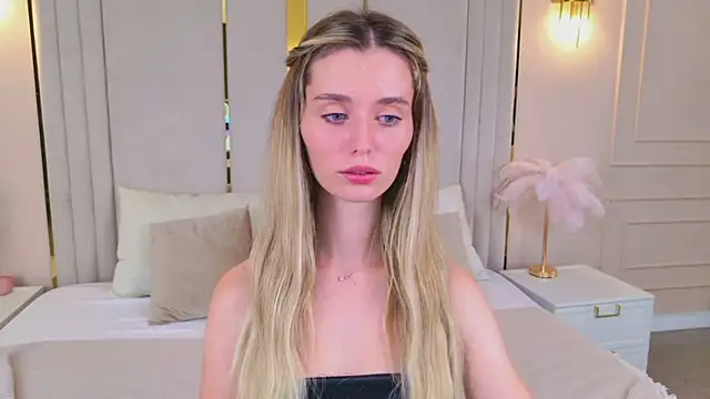 MarybethSnow online show from August 2026 08:44:02 PM