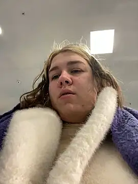 Snapshot of SuzieMurray chatting on December 2024 09:18:02 AM SuzieMurray online show from December 2024 09:18:02 AM