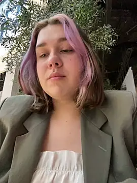 Snapshot of SuzieMurray chatting on January 2025 11:23:02 AM SuzieMurray online show from January 2025 11:23:02 AM