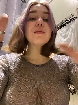 Snapshot of SuzieMurray chatting on January 2025 12:41:02 PM SuzieMurray online show from January 2025 12:41:02 PM
