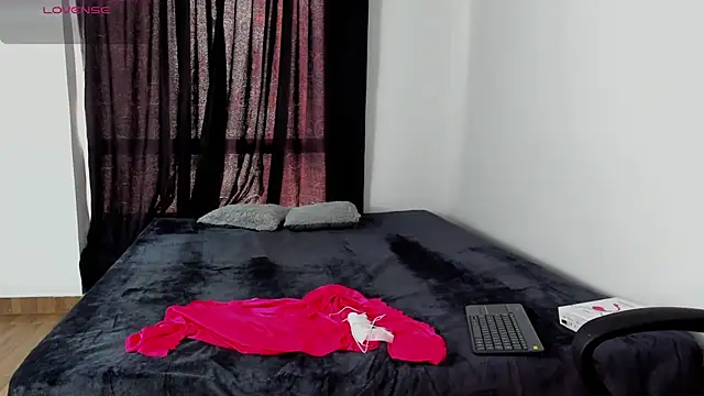 Snapshot of lorymoon chatting on December 2024 07:04:02 PM lorymoon online show from December 2024 07:04:02 PM