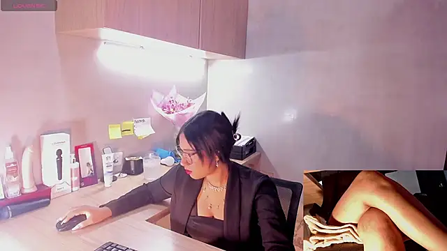 Snapshot of Laurentdupont04 chatting on February 2025 03:23:01 AM Laurentdupont04 online show from February 2025 03:23:01 AM