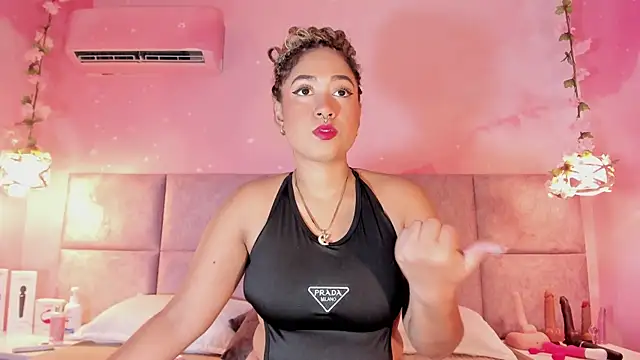 Snapshot of Laurentdupont04 chatting on November 2025 03:08:02 AM Laurentdupont04 online show from November 2025 03:08:02 AM