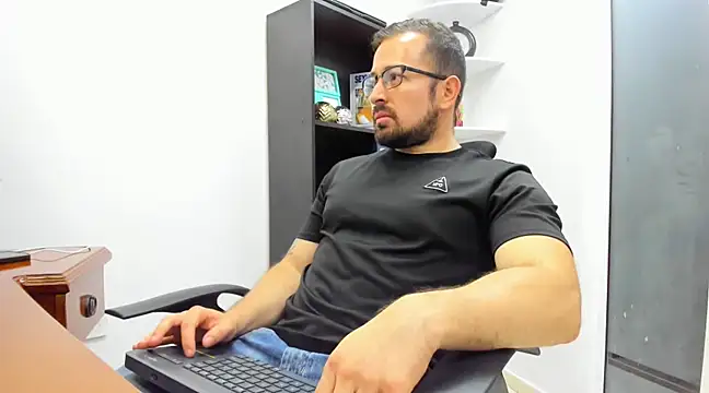 wisdonsenecax online show from January 2025 01:05:02 AM