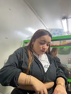 Tatiana O online show from April 2026 01:02:02 PM