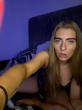 Snapshot of Summer_Paige chatting on December 2025 04:18:02 AM Summer Paige online show from December 2025 04:18:02 AM