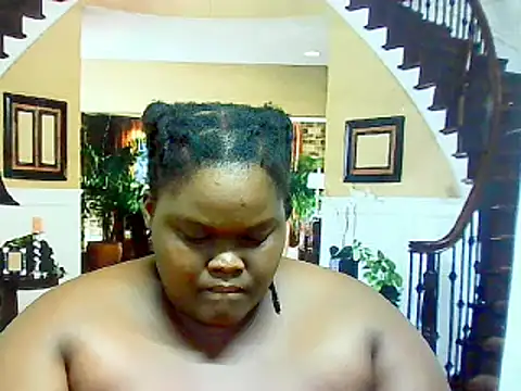 Snapshot of EbonyHotBuns chatting on February 2025 10:39:02 PM EbonyHotBuns online show from February 2025 10:39:02 PM