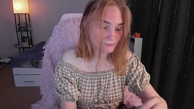 ReddHotPipper online show from May 2026 03:46:02 AM