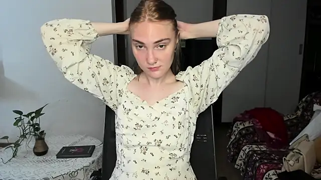 ReddHotPipper online show from June 2026 04:06:01 AM