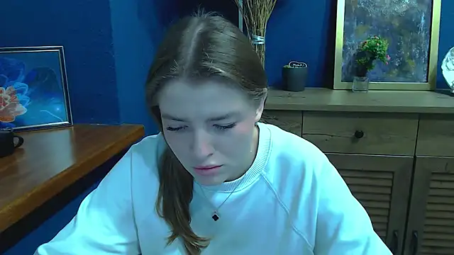 Snapshot of MissOliviaa_ chatting on December 2025 07:50:01 AM MissOliviaa online show from December 2025 07:50:01 AM