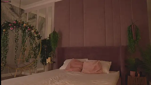 Snapshot of Smiley_Mia chatting on November 2025 05:02:02 AM Smiley Mia online show from November 2025 05:02:02 AM