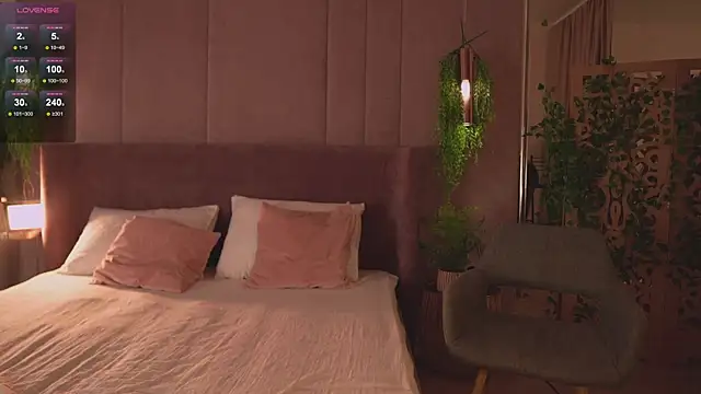 Snapshot of Smiley_Mia chatting on November 2025 05:18:02 AM Smiley Mia online show from November 2025 05:18:02 AM