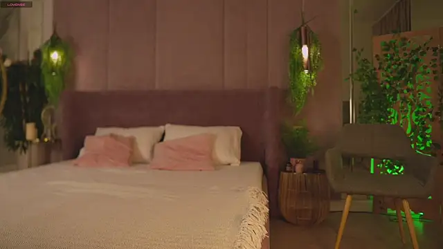 Snapshot of Smiley_Mia chatting on November 2025 05:10:01 AM Smiley Mia online show from November 2025 05:10:01 AM