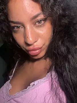 AlyssaHottv  online show from April 2026 10:11:01 PM