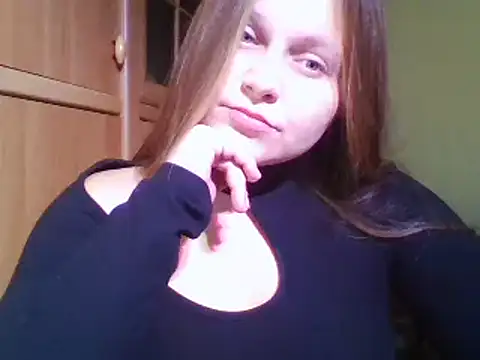 Evasapples online show from December 2024 12:41:01 AM