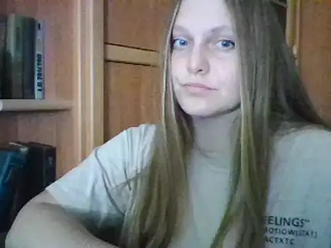 Evasapples online show from December 2024 09:39:01 PM