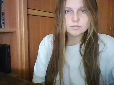 Evasapples online show from December 2024 03:00:02 PM