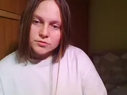 Evasapples online show from December 2024 05:10:02 PM