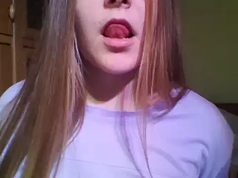 Evasapples online show from December 2024 05:54:02 PM