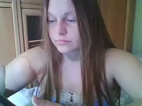 Evasapples online show from February 2025 12:49:02 AM