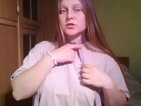 Evasapples online show from February 2025 04:13:02 PM