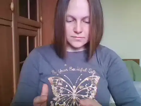 Evasapples online show from February 2025 11:06:02 AM