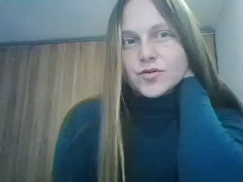 Evasapples online show from March 2025 03:48:01 PM