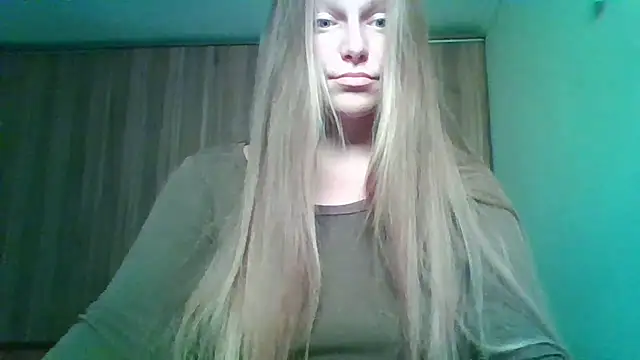 Evasapples online show from September 2025 03:06:02 PM