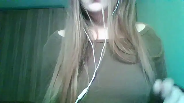 Evasapples online show from May 2026 07:41:01 PM